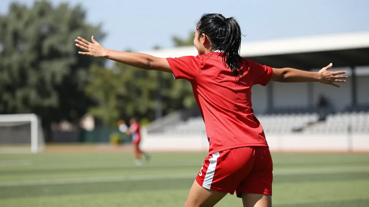 Arsenal Women began their WSL campaign with a 1-0 win at Brighton, thanks to a debut goal from 19-year-old Lisa Baum and...