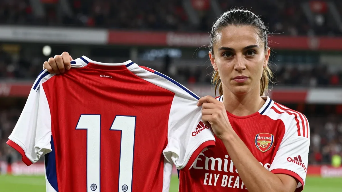 Olivia Smith will wear the No 11 shirt for Arsenal Women this season after Katie McCabe's move to Chelsea, following her...