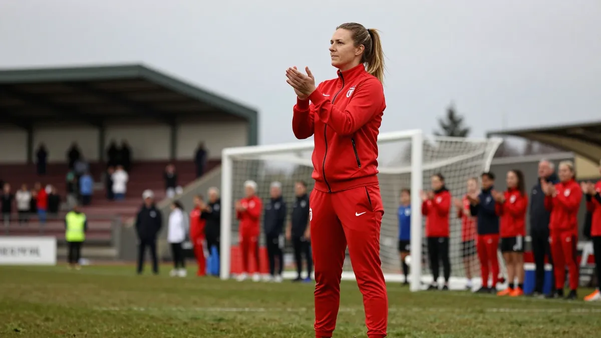 Renee Slegers thanked the travelling fans and insisted she has the energy to lead Arsenal Women after a 4-2 defeat left...